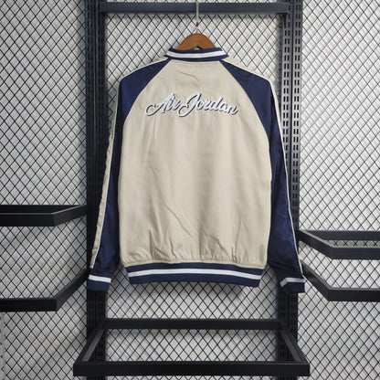 Jaqueta Corta Vento Jordan Bege 23/24